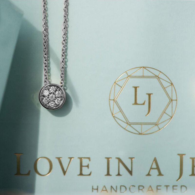 LOVE IN A JEWEL The Chic Keepsake Pendant image number 1